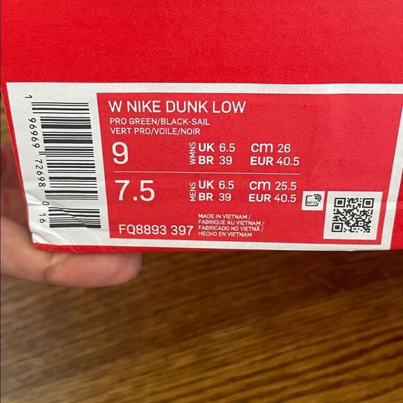 NIB Nike Dunk Low - Green Snake - Pro Green Black Sail - Size 9 - Picture 7 of 13